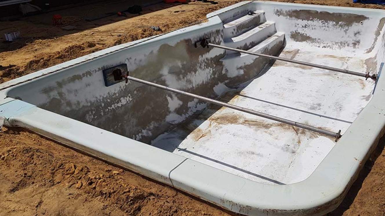Common Signs That Your Fiberglass Pool Needs Resurfacing Pools 101